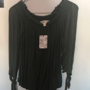 Off the shoulder T-shirt